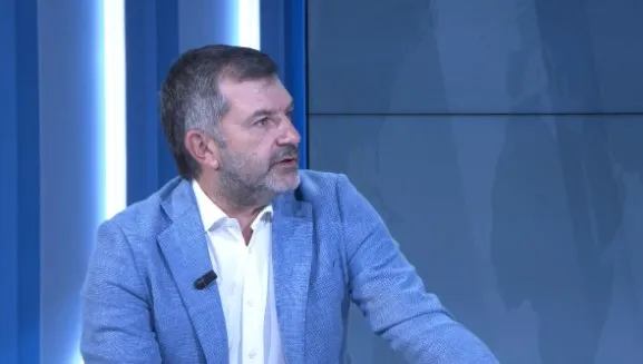 Bushati: Në një vend ku kryeministri kapet në flagrancë duke korruptuar McGonigal, nuk është habi që BB e paguan