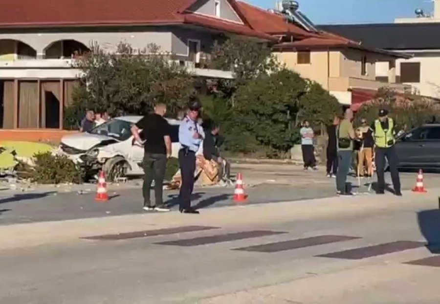 Peqin/ Aksidenti i mori jetën 8-vjeçarit në trotuar, banorët e Pajovës organizojnë protestë