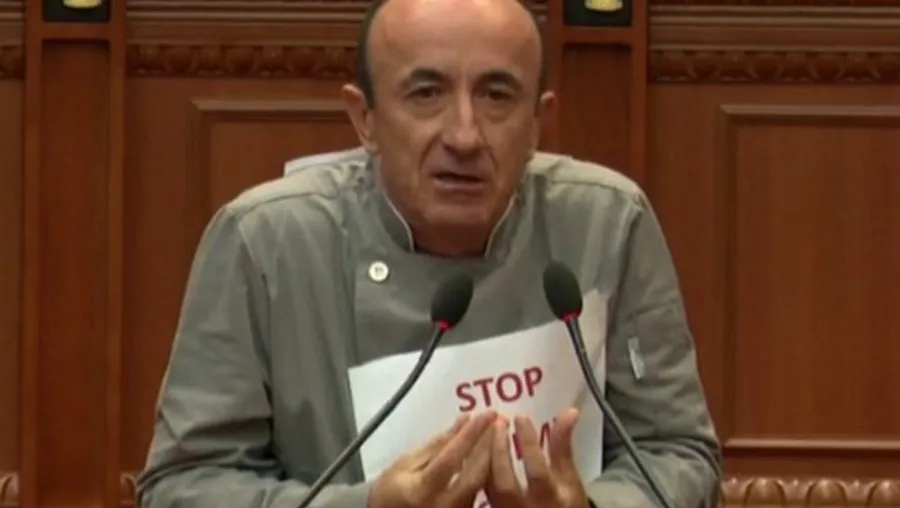 Sula shpërthen ndaj mazhorancës: Turp të keni, jeni bërë si mumje që mbyllni gojën!
