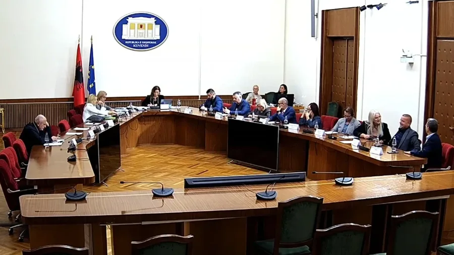 Vokshi me tone të ashpra me Metajn tek Shëndetësia: Mbylle gojën!