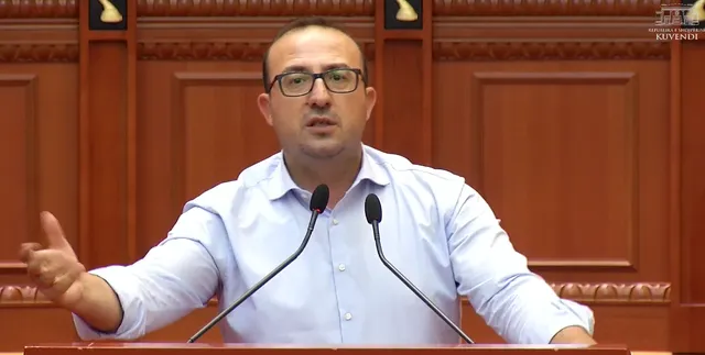 Deputeti Korreshi tregon varfërinë ekstreme: Panorama e trishtë e Shqipërisë që braktiset çdo ditë