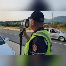 Policia rrugore mijëra gjoba për shoferët