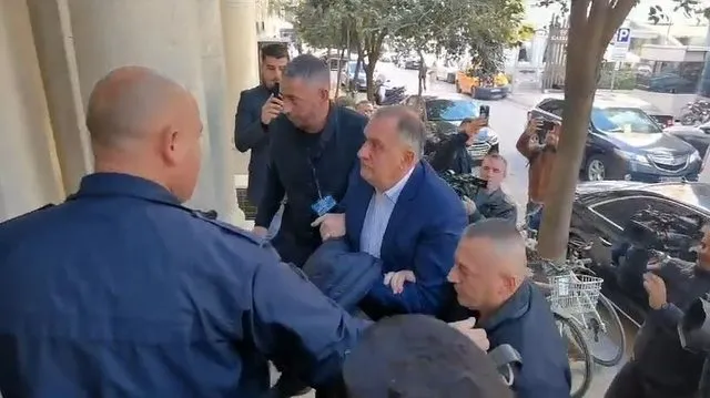 Ish-ministri Ilir Beqaj mbërrin në Kuvend, të dëshmojë për koncesionet
