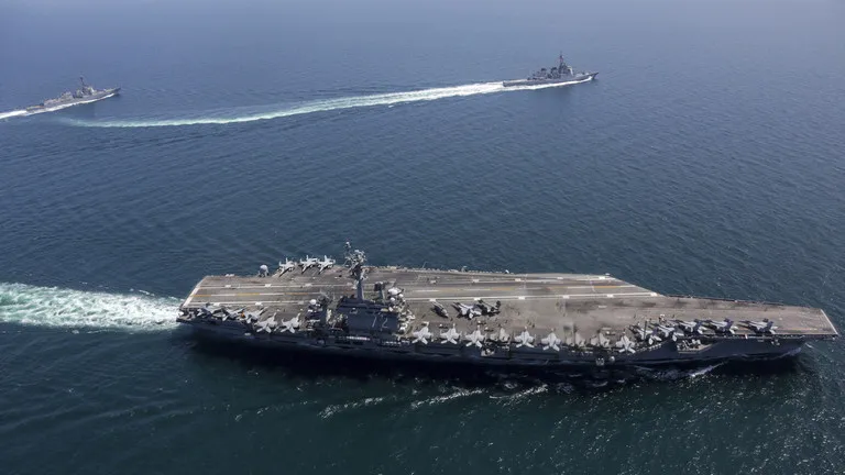Rebelët Houthi pretendojnë se kanë goditur aeroplanmbajtësen amerikane