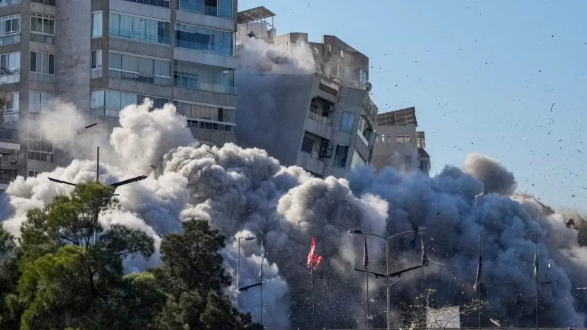 Izraeli sulmon Bejrutin, Hezbollahu bazat ushtarake izraelite