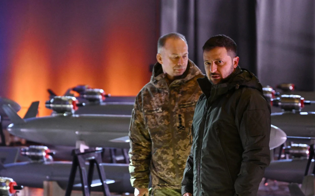 Zelensky zbulon armën e re ukrainase/ Raketë-droni ka një rreze prej 700 km