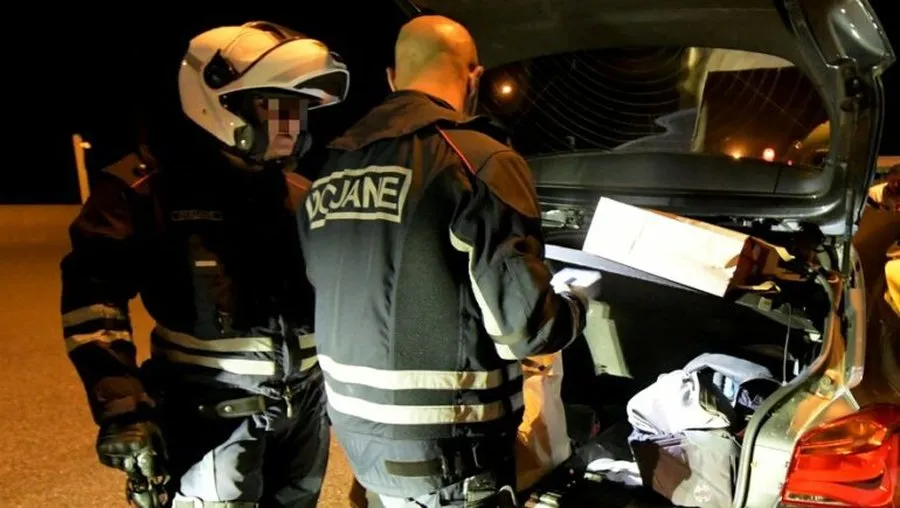 Arrestohen dy shqiptarë, tentuan të kalonin drogë nga Spanja në Francë