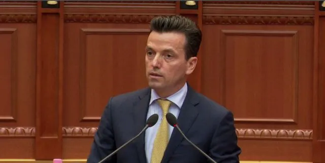 Shehaj i përgjigjet Ballukut: Lëri broçkullat!