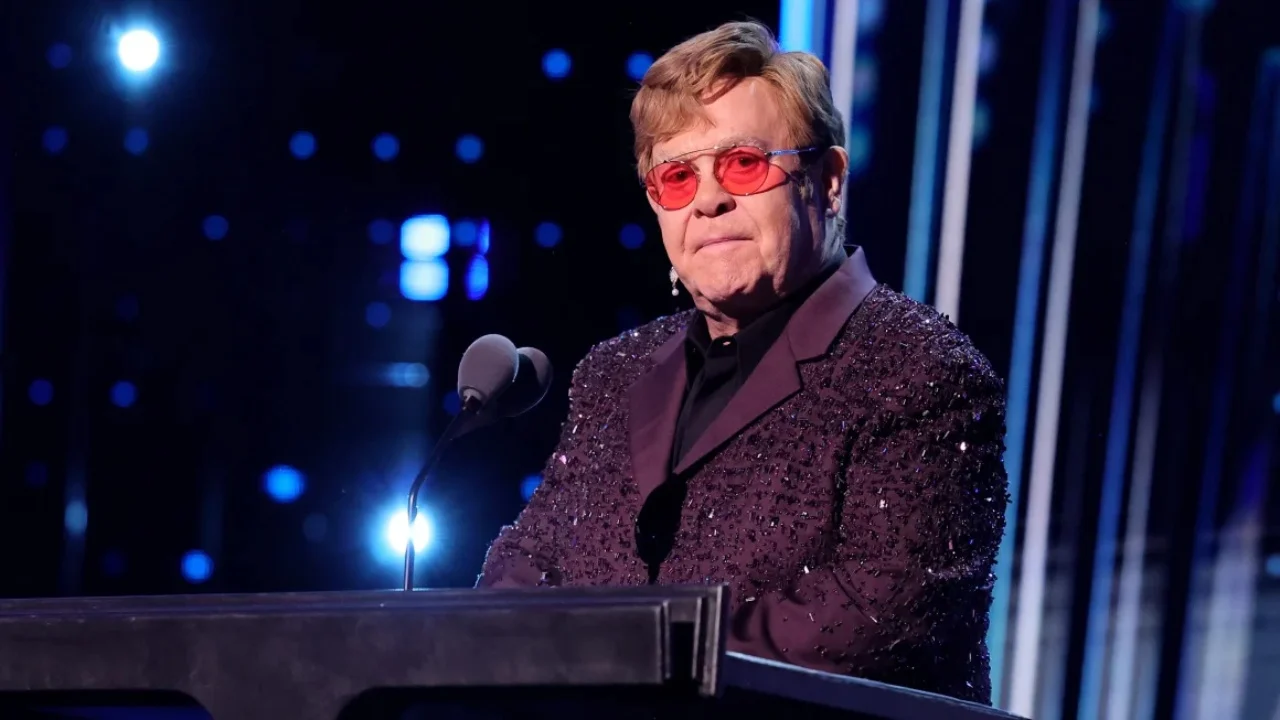 Elton John flet për legalizimin e marijuanës: Është një nga gabimet më të mëdha të të gjitha kohërave