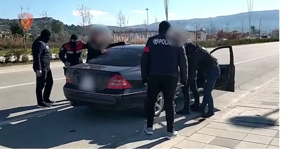 Vlorë/Policia operacion blic, shoqërohen 15 persona