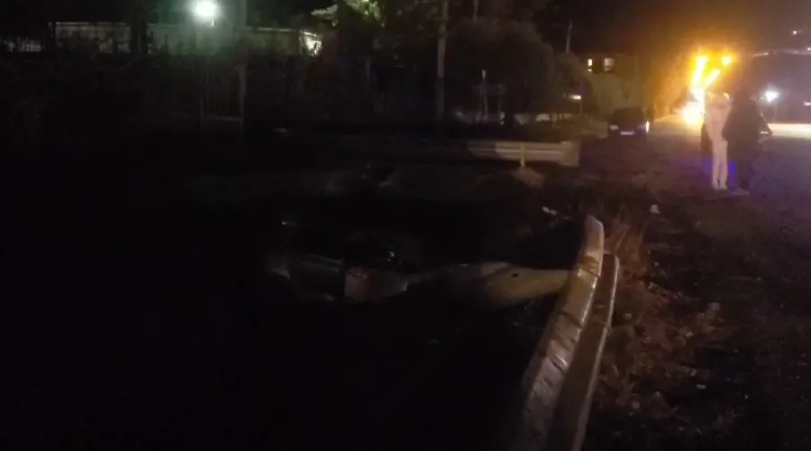 Berat/ Makina del nga rruga dhe përfundon në kanal, plagosen 3 persona