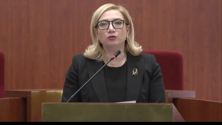 Kushtetuesja sërish del pa vendim për mandatin e Zaçajt