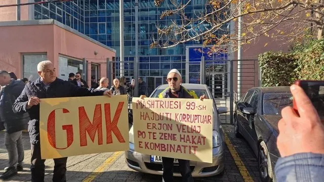 Protesta kundër kryebashkiakut Veliaj para SPAK-ut