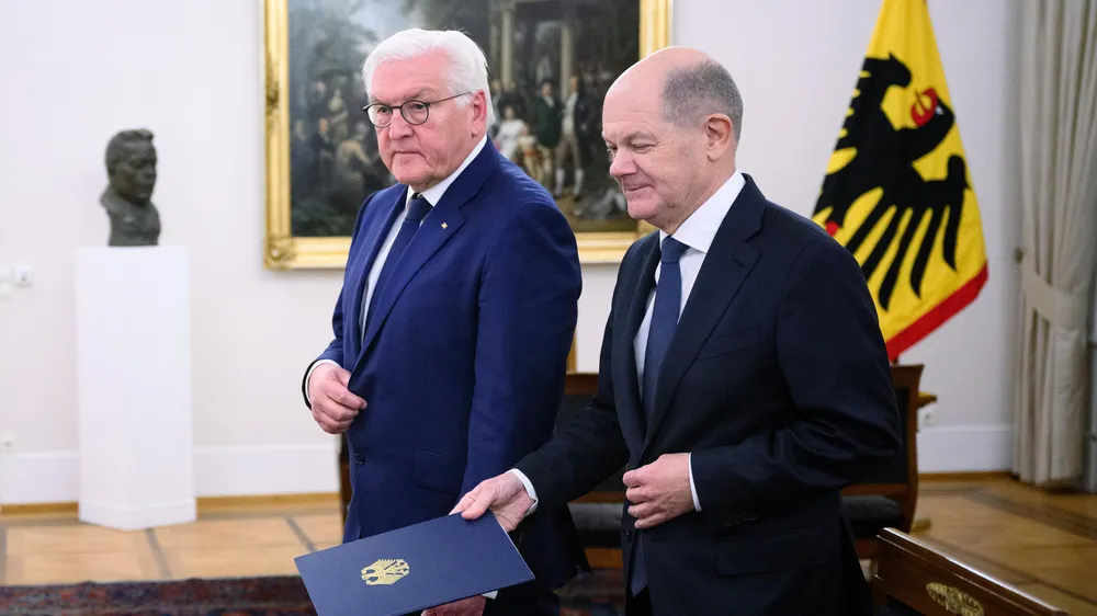 Presidenti shpërndan parlamentin dhe njofton zgjedhje të parakohshme