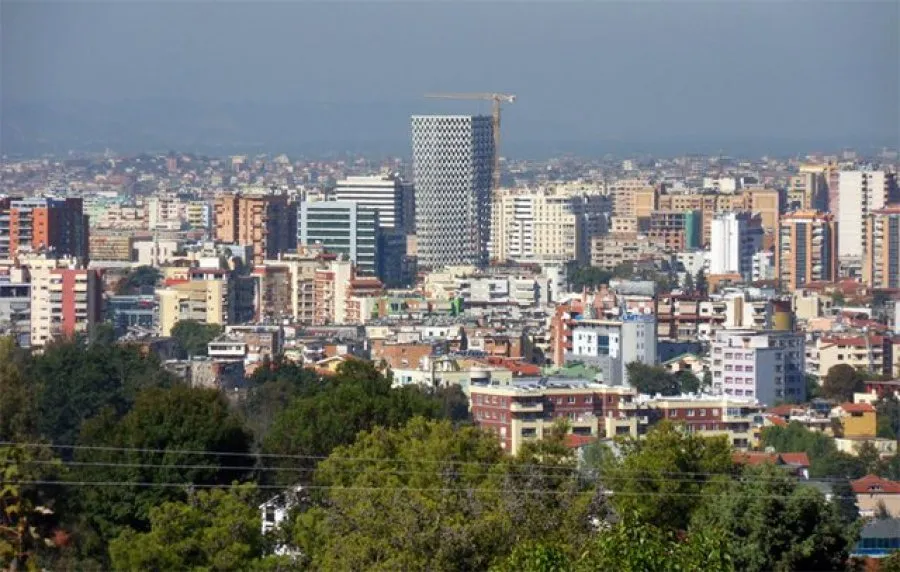 Ngadalësimi i kërkesës për blerje pronash nuk pritet të frenojë rritjen e çmimeve në Tiranë
