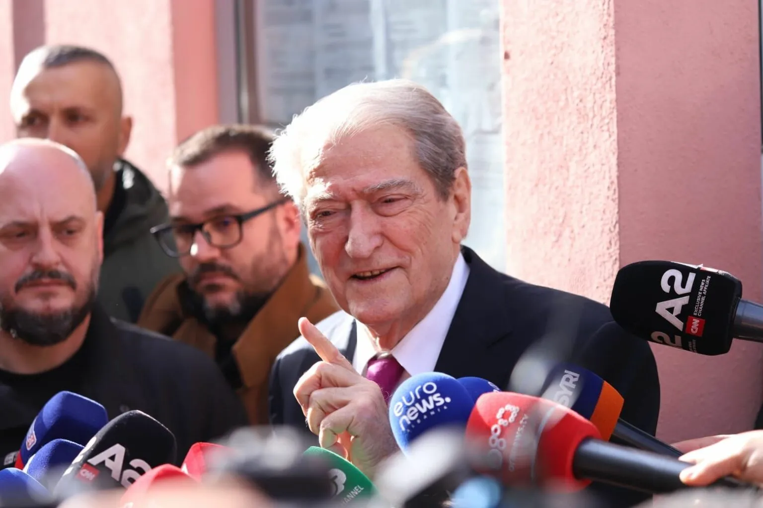 Zbatoi vendimin e gjykatës dhe u paraqit në SPAK, Berisha: Votoi Parlamenti! Unë mbrojtja Kushtetutën