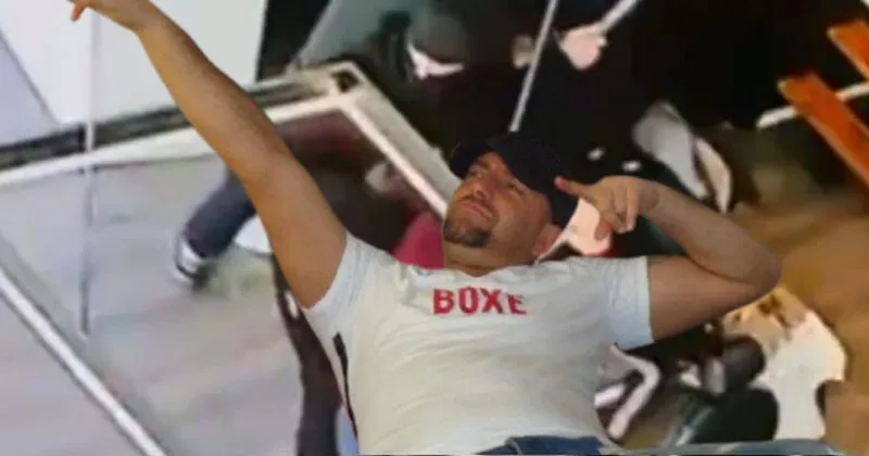 Video e rëndë/ Adriatik Roshi masakrohet me leva dhe sopatë, ndërsa qethej