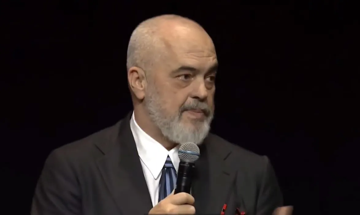 Rama kujton kohën e komunizmit në  ‘Giro d’Italia’ : Ishim si Koreja e Veriut!