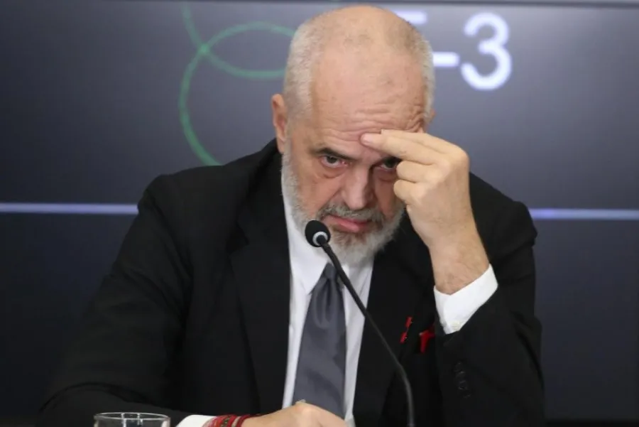 Rama bën “kryeredaktorin” me  mediat: Çmendët dynjanë me titujt   bombastikë !