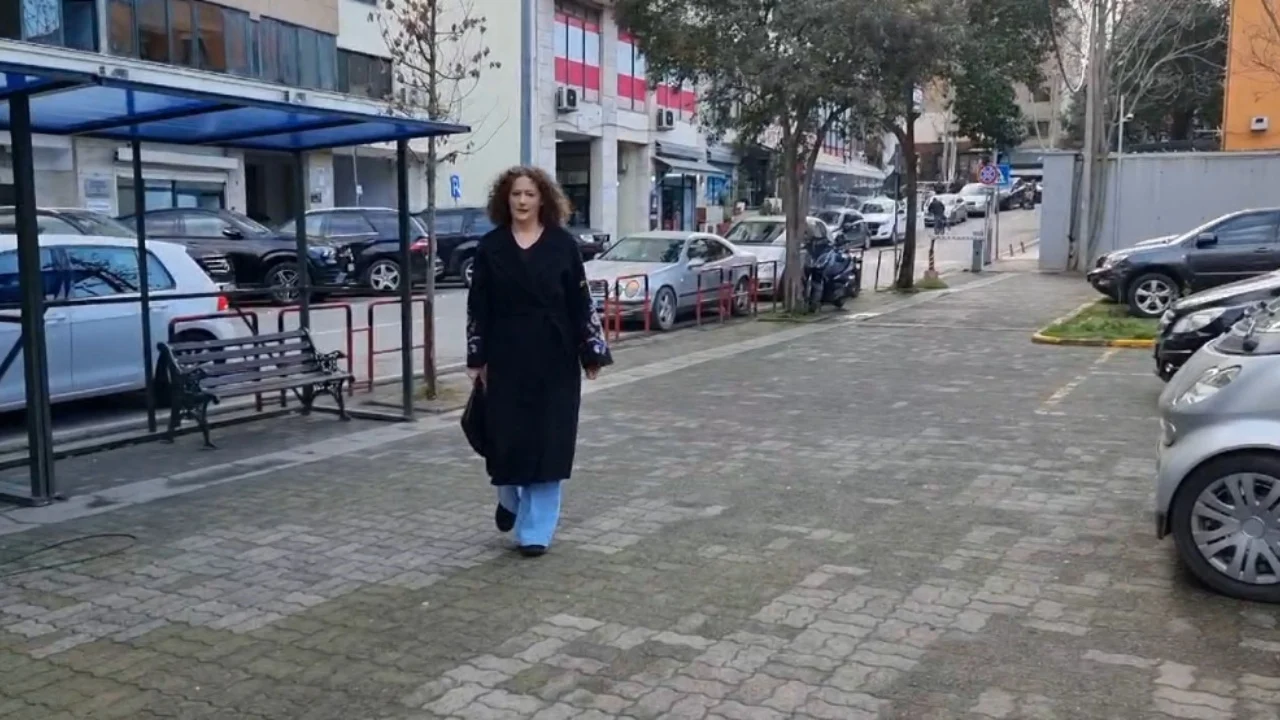 Argita Malltezi paraqitet në Prokurorinë e Posaçme: Do të jap deklaratë pasi të dal