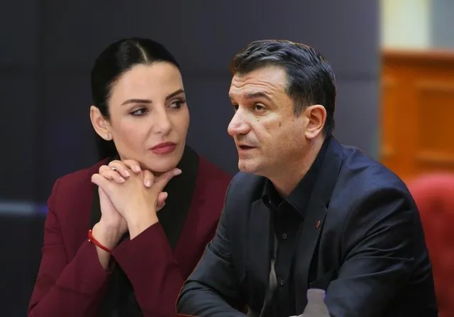 Balluku ‘mbron’ Veliajn si Rama:  Është linçuar publikisht pas hetimeve nga SPAK