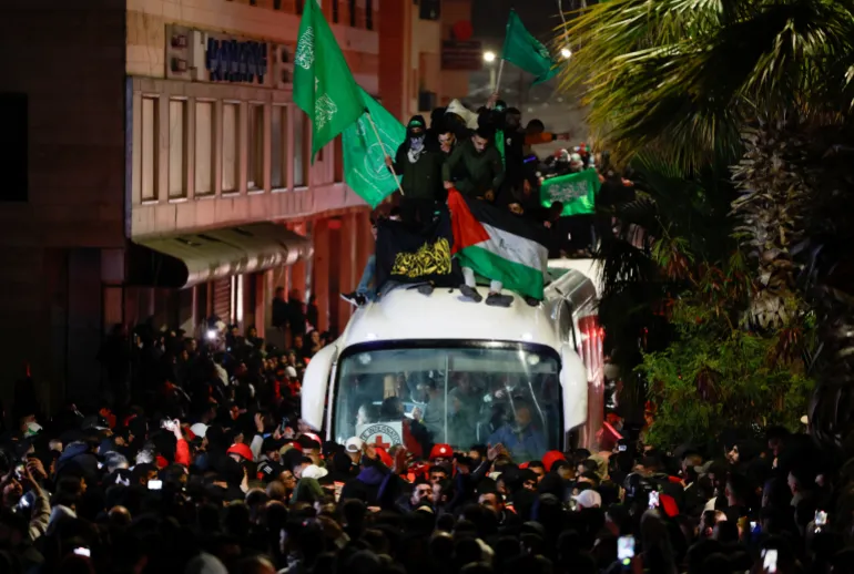Izraeli liron 90 të burgosur palestinezë