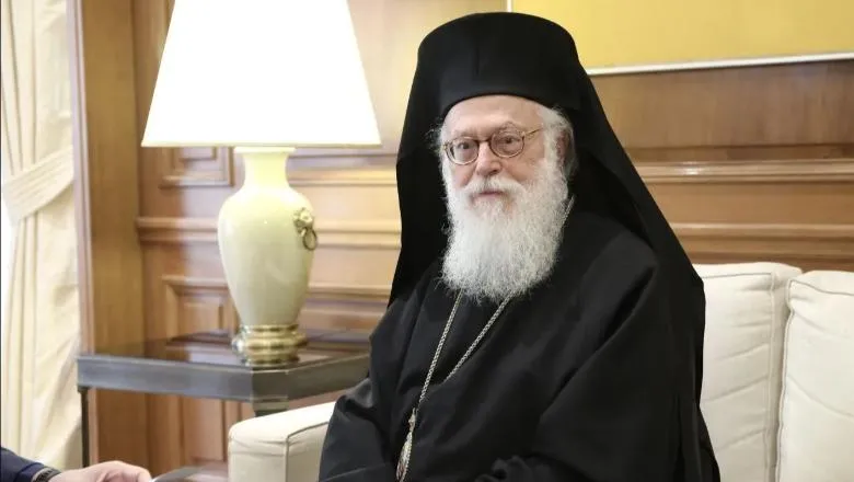 Ndërron jetë në moshën 96-vjeçare kryepeshkopi Anastas Janullatos