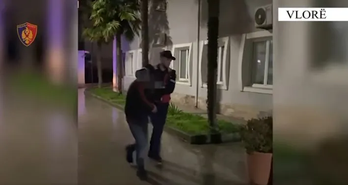 Vlorë, bien në pranga 2 fierakët me drogë