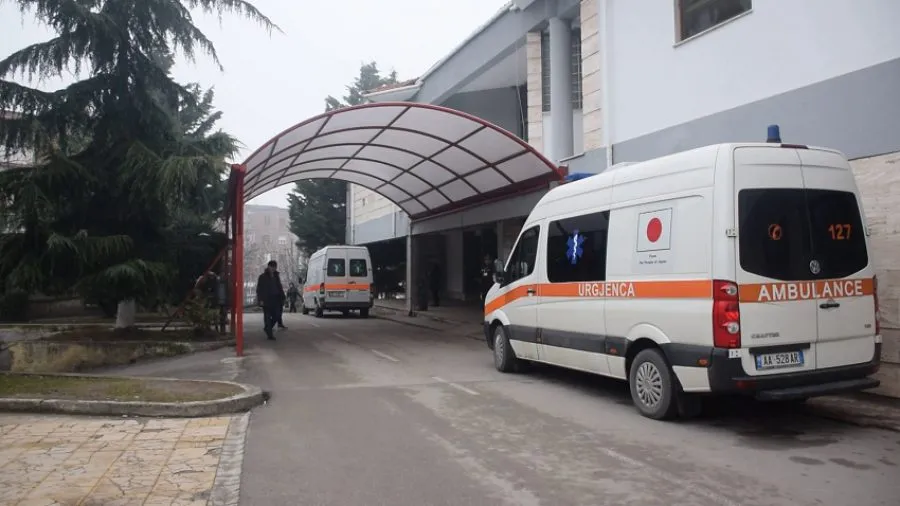 Korçë/ Një person hyn në  repartin e dializës me bidon benzine dhe kërcënon stafin