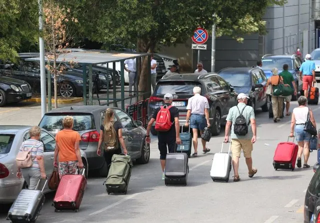 Rama tregon sa italianë vizituan Shqipërinë: Më marrin në telefon e më thonë duam të jetojmë këtu