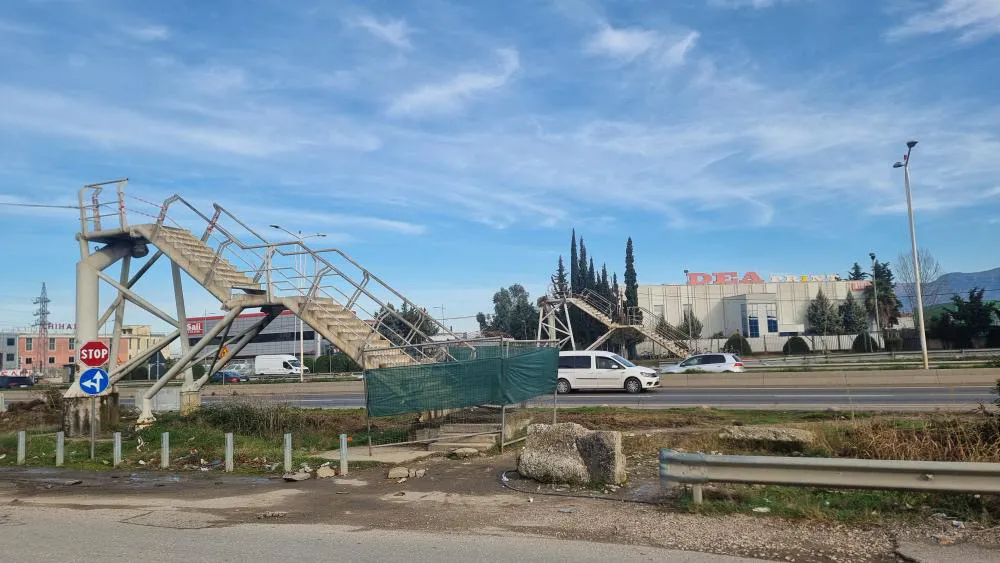 Hiqet mbikalimi i Yrshekut, qytetarët izolohen, nuk shkojnë dot as në punë
