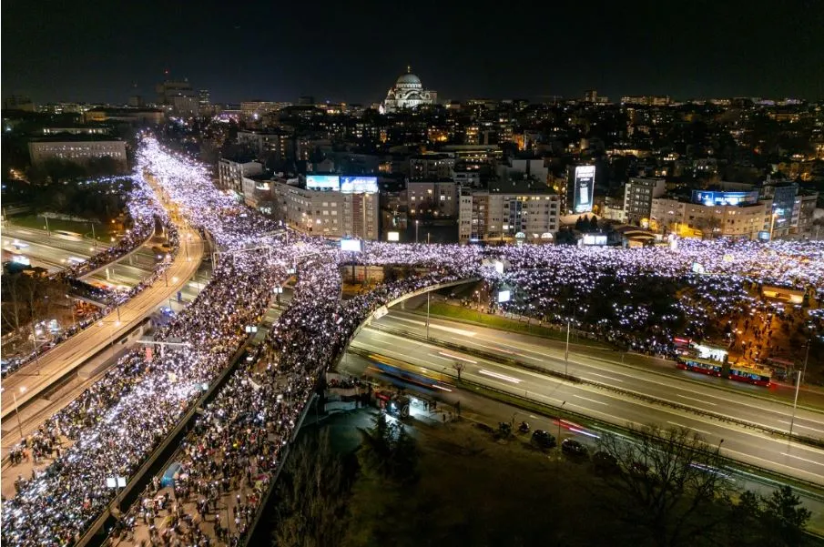 CNN analizë për protestat masive në Serbi!
