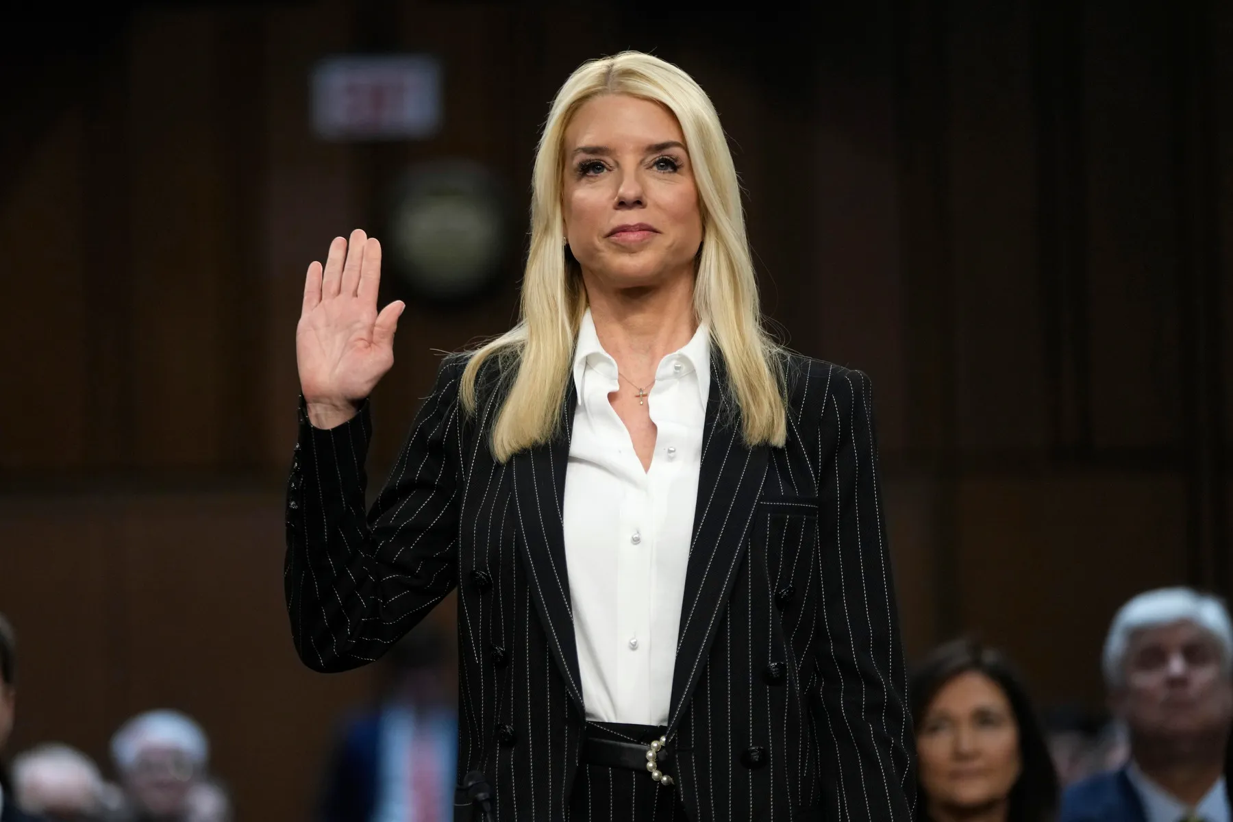 Pam Bondi betohet si Prokurore e Përgjithshme e SHBA-ve