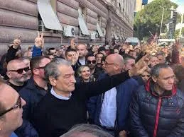 Berisha bën thirrje për protestën e 8 shkurtit: Të bashkohemi kundër zhvatjeve dhe luksit të Edi Ramës