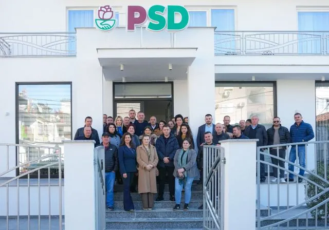 Tom Doshi njofton se do jetë deputet i Shkodrës  në 11 maj: PSD rezultat surprizues në këto zgjedhje