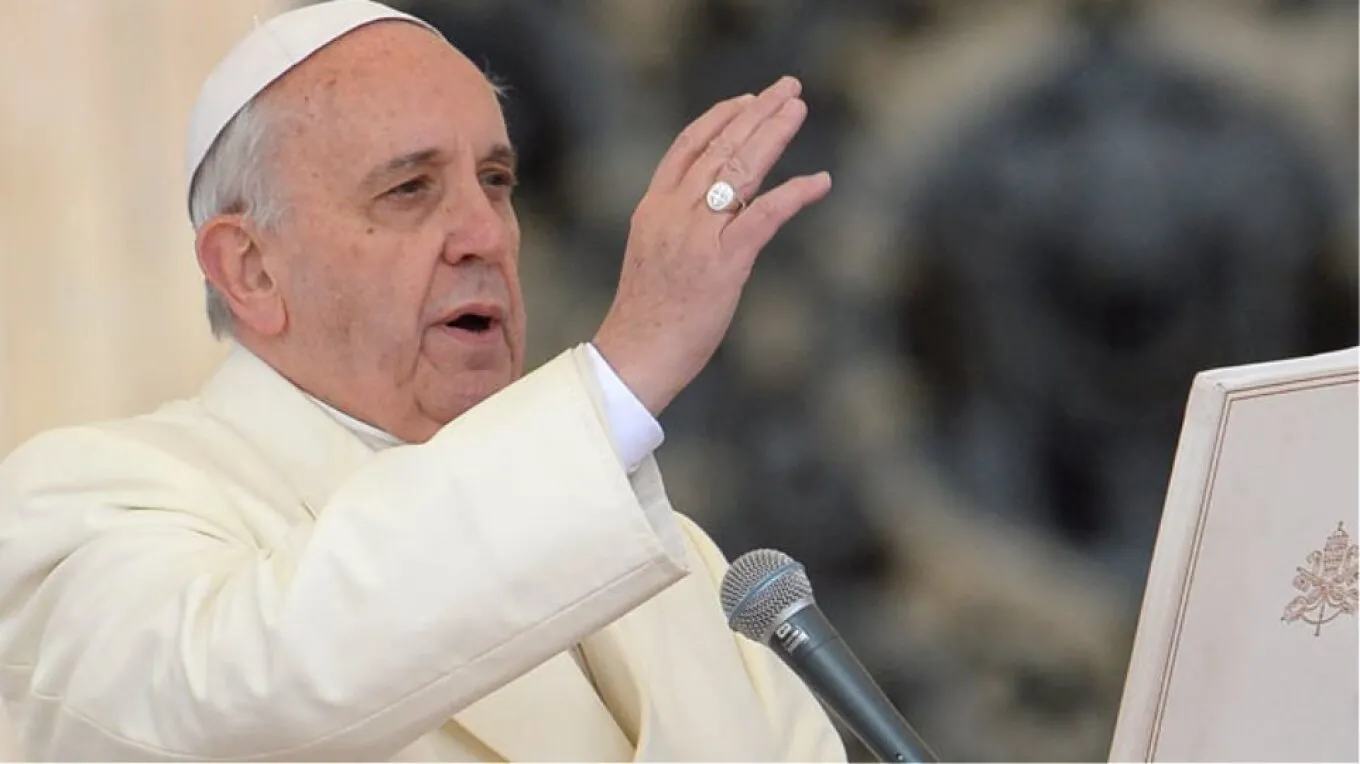 Papa Francesku mesazh besimtarëve: Do të doja të isha mes jush, por kam ende nevojë për disa trajtime