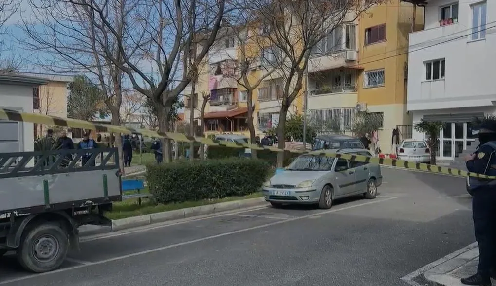 Shkodër/ I riu qëllon të dashurën më pas dhe veten!