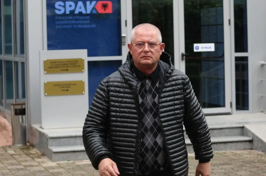 Ish-deputeti i PS Vladimir Kosta paraqitet në SPAK, dëshmoi për hetimet ndaj Veliajt