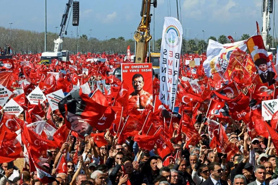 Demonstrata antiqeveritare/ Qindra mijëra i bashkohen protestës së Stambollit