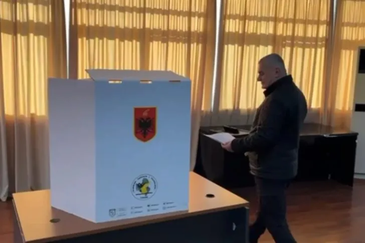 Përfundon numërimi i votave në Primaret / Bashkitë:  Librazhdit, Vlorë, Përmet, Këlcyrë, Prrenjas
