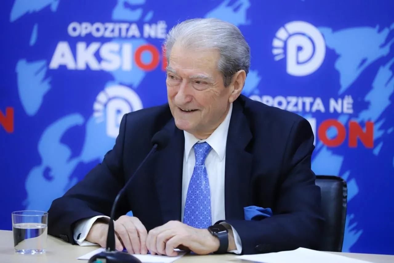 Berisha flet për protestën e 15 marsit: Të fillojë bojkoti i mësimit!