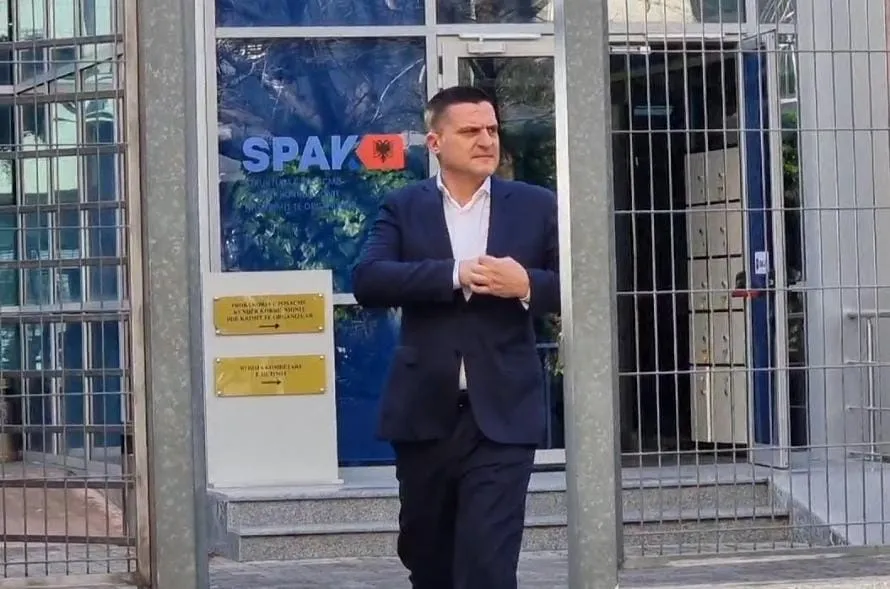 Drejtori i Policisë së Tiranës, Elton Alushi paraqitet në SPAK