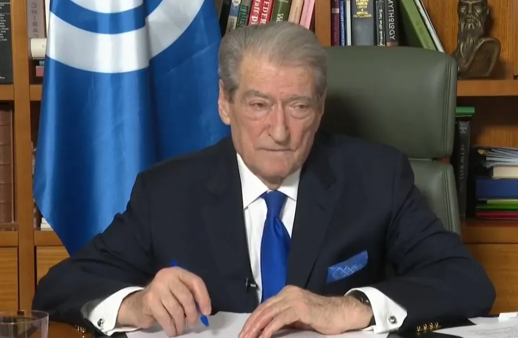 Berisha prezanton paketën fiskale për biznesin: Do ketë taksën e sheshtë, çmimi i energjisë do ulet në 6 lekë/kw