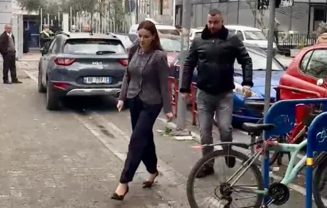 Ajola Xoxa mbërrin në SPAK
