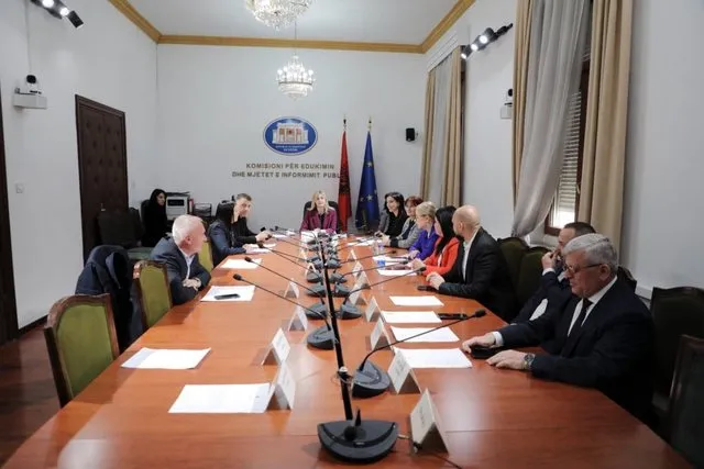 Organizatat e mediave të shqetësuara për politizimin e Këshillit të ri Drejtues të RTSH