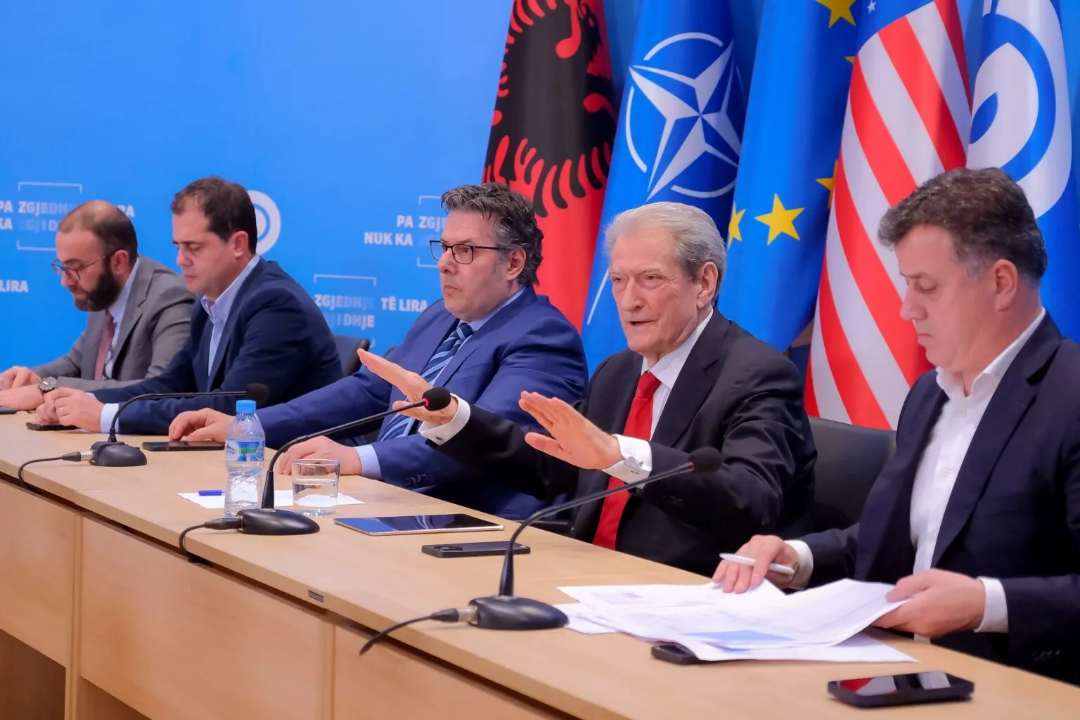 Berisha justifikon largimet nga lista e hapur