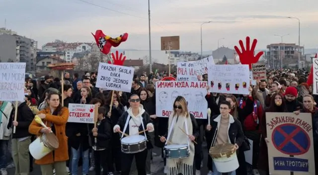 Serbi/ Studentët marshojnë nga qytete të ndryshme