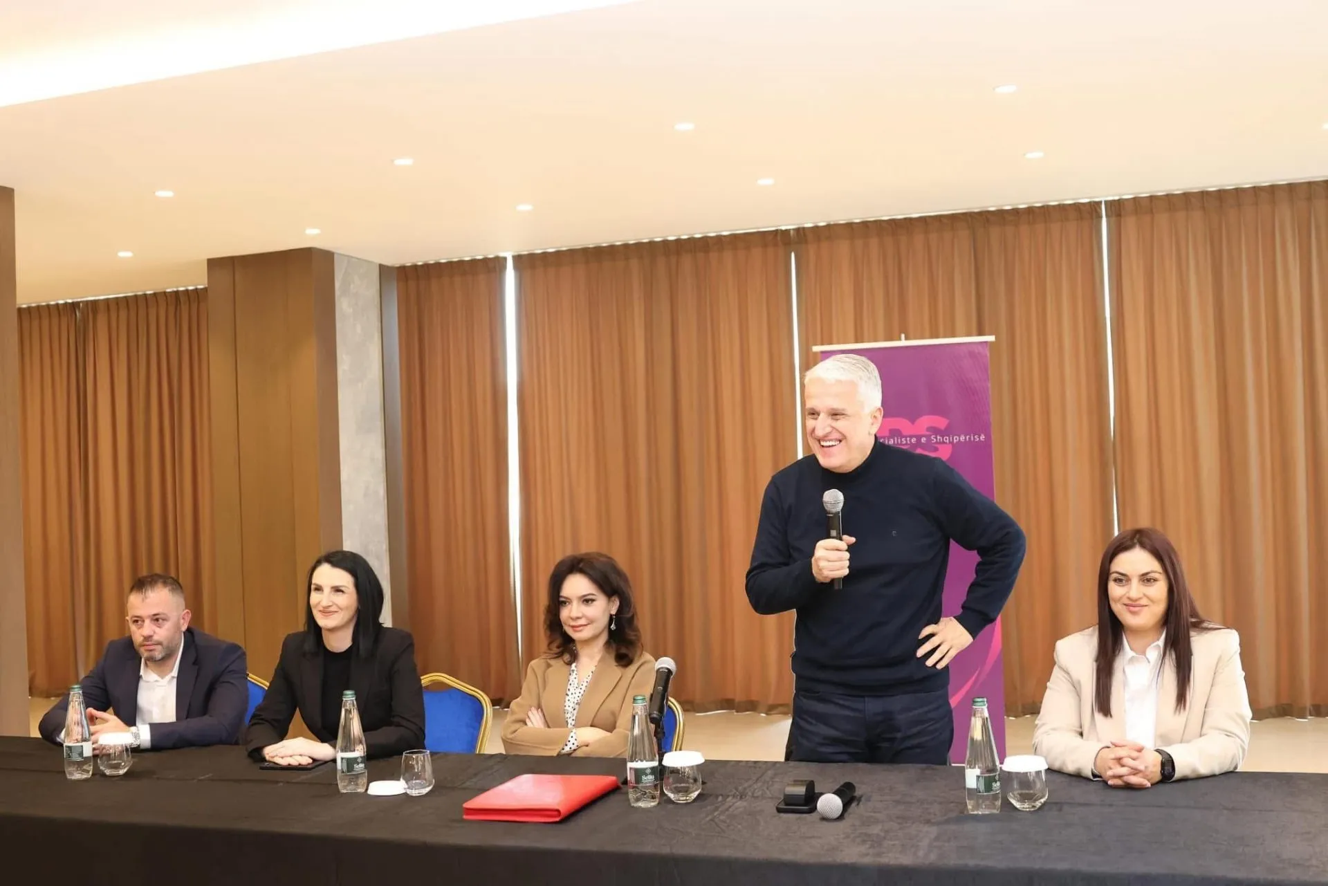 Ilda Gjuzi zëvendëson Pandeli Majkon: Çfarë mesazhi jep ky ndryshim?