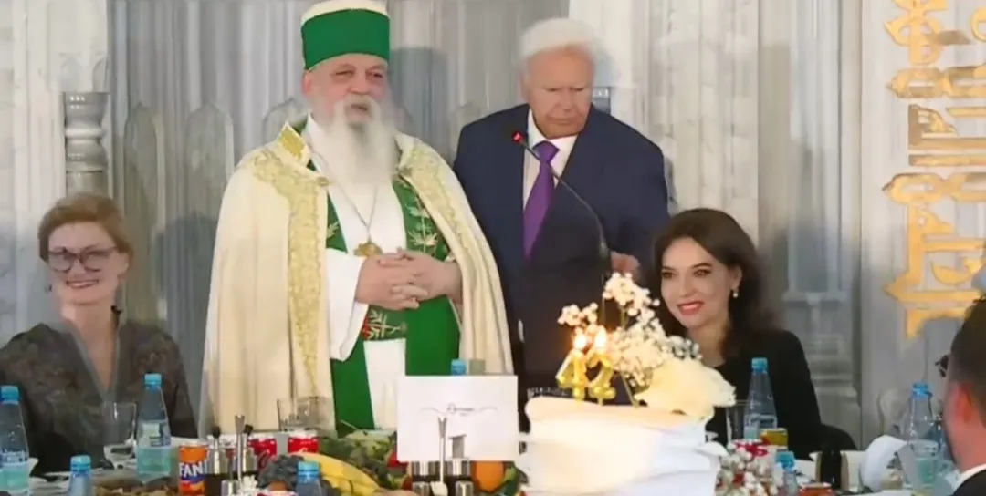 “Të jesh e ëmbël”, Baba Mondi i bën tortë Elisa Spiropalit