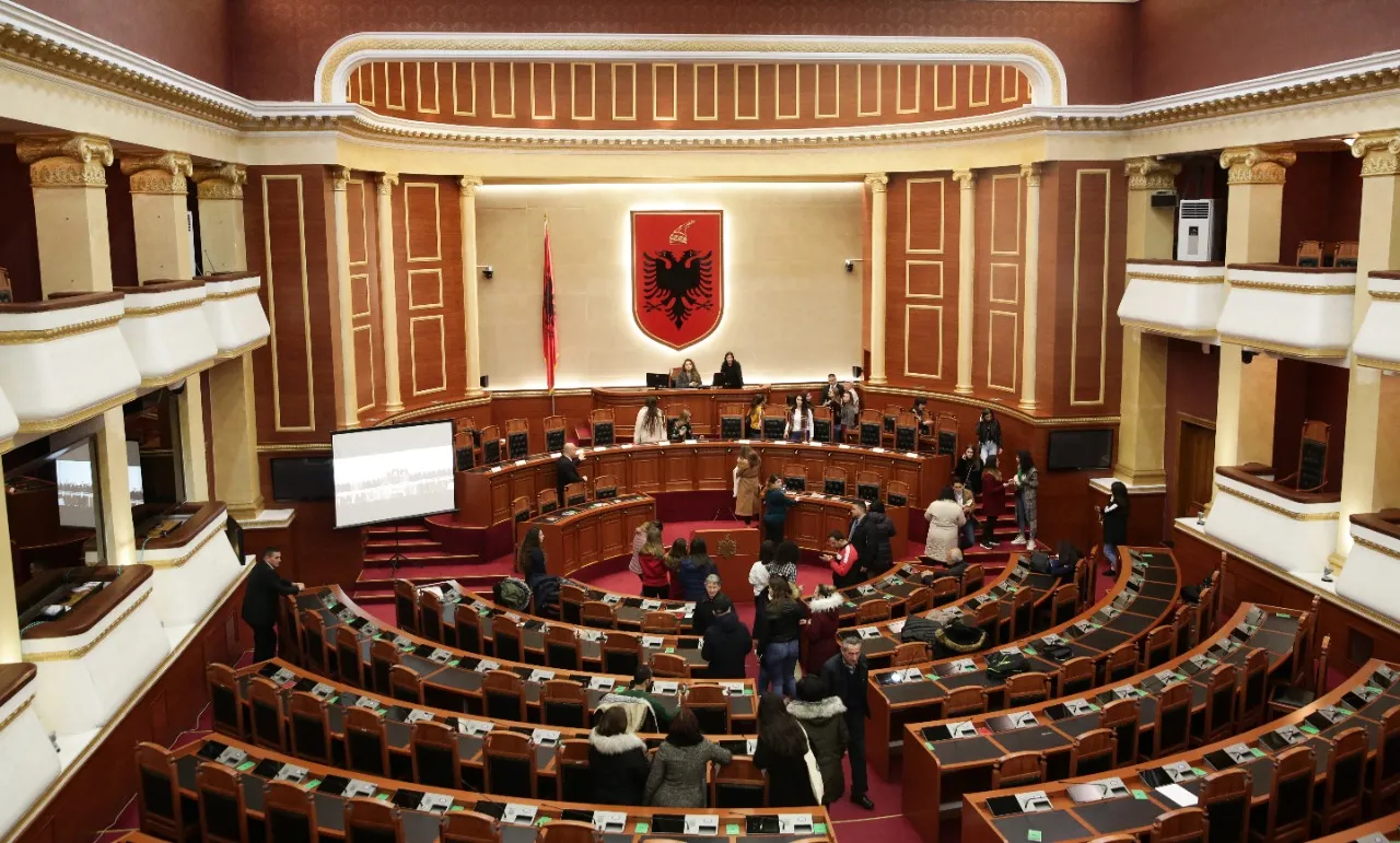 Emrat/ Kuvendi zgjedh sot anëtarët dhe kryetarin e Këshillit Drejtues të RTSH